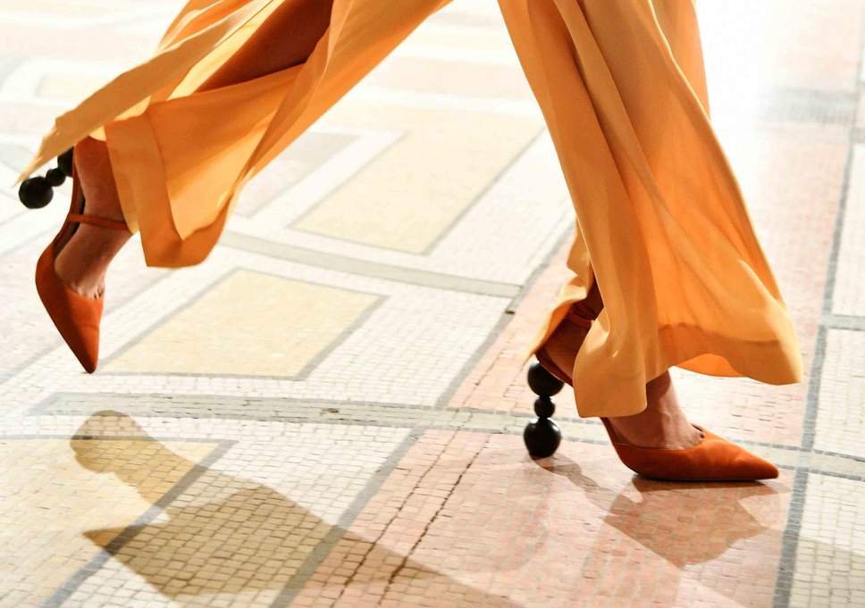 Jacquemus - grife que produz sapatos diferentes