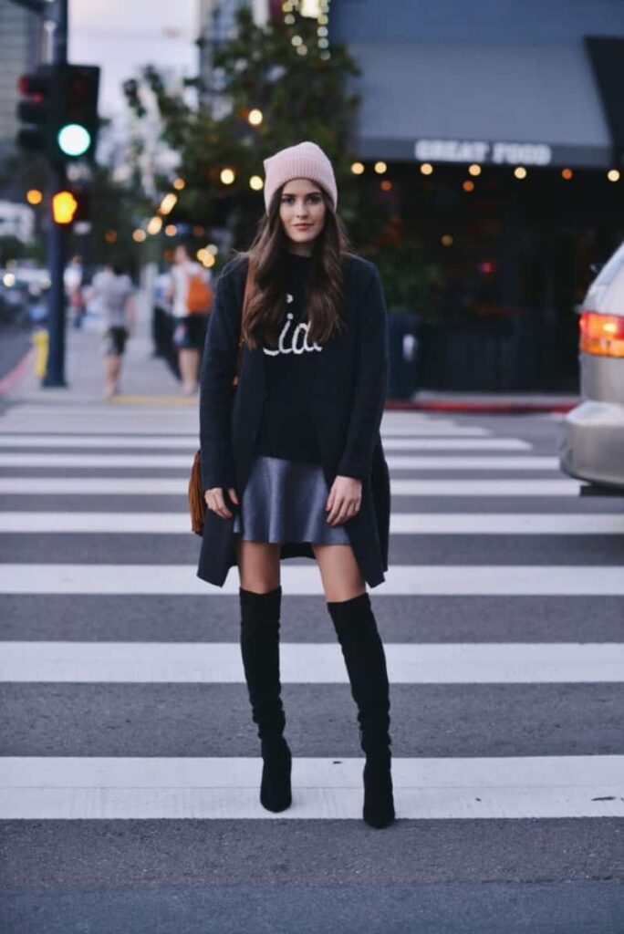 Look inspiração com bota feminina preta