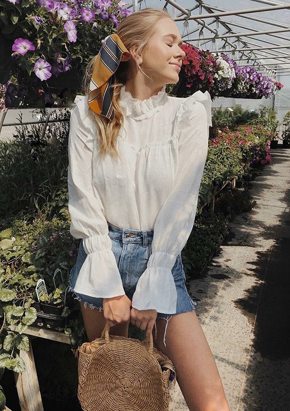 Look inspiração com a blusa manha bufante.