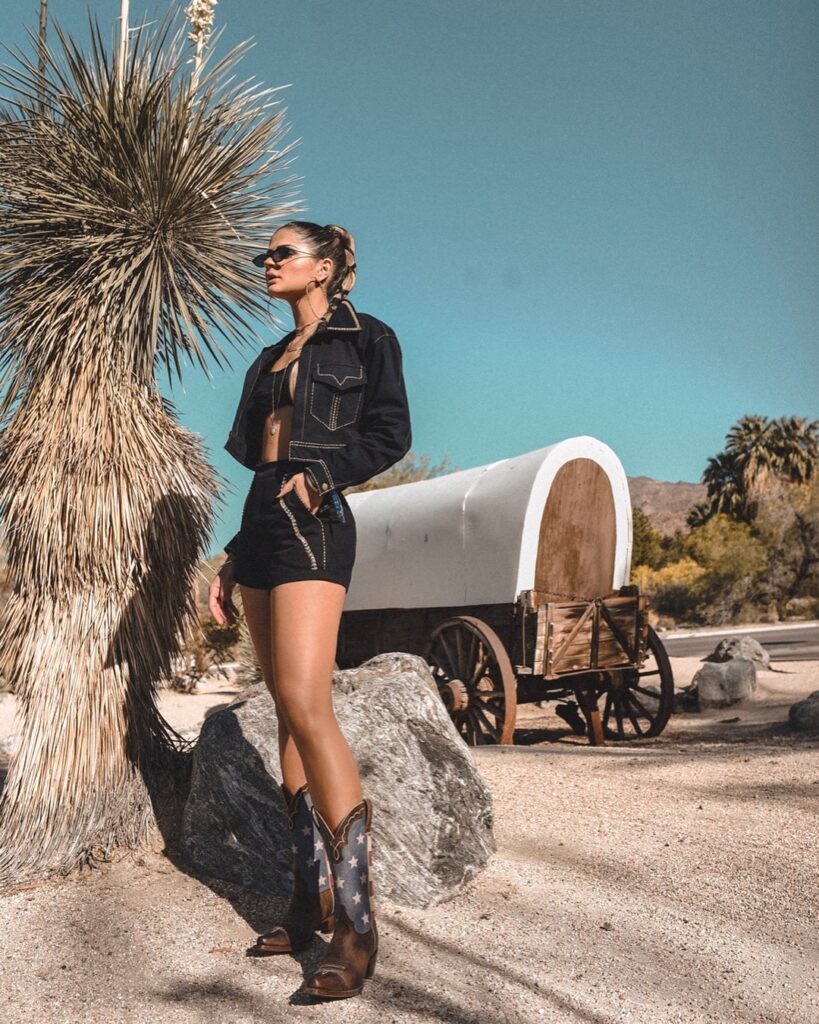 Look inspiração com bota cowboy feminina.