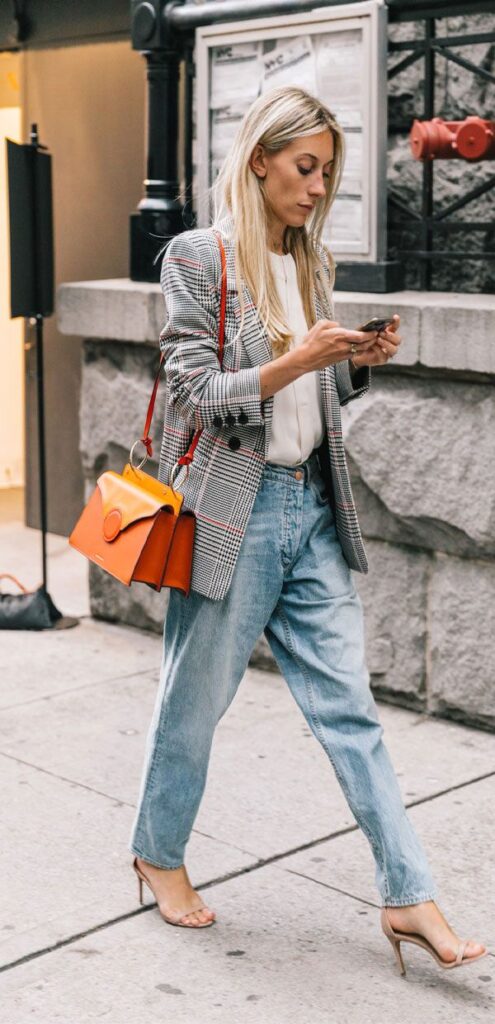 Look inspiração com a sandália de tiras finas.