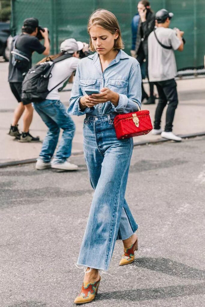 Look inspiração com a calça jeans azul claro feminina.