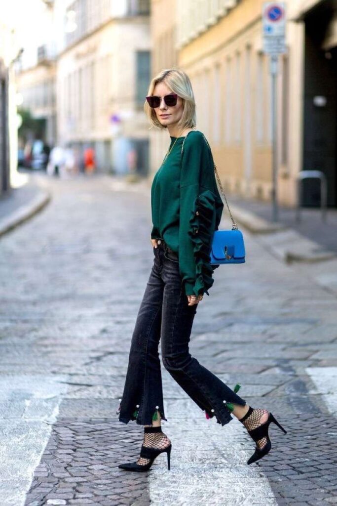 Look inspiração com meia soquete arrastão.