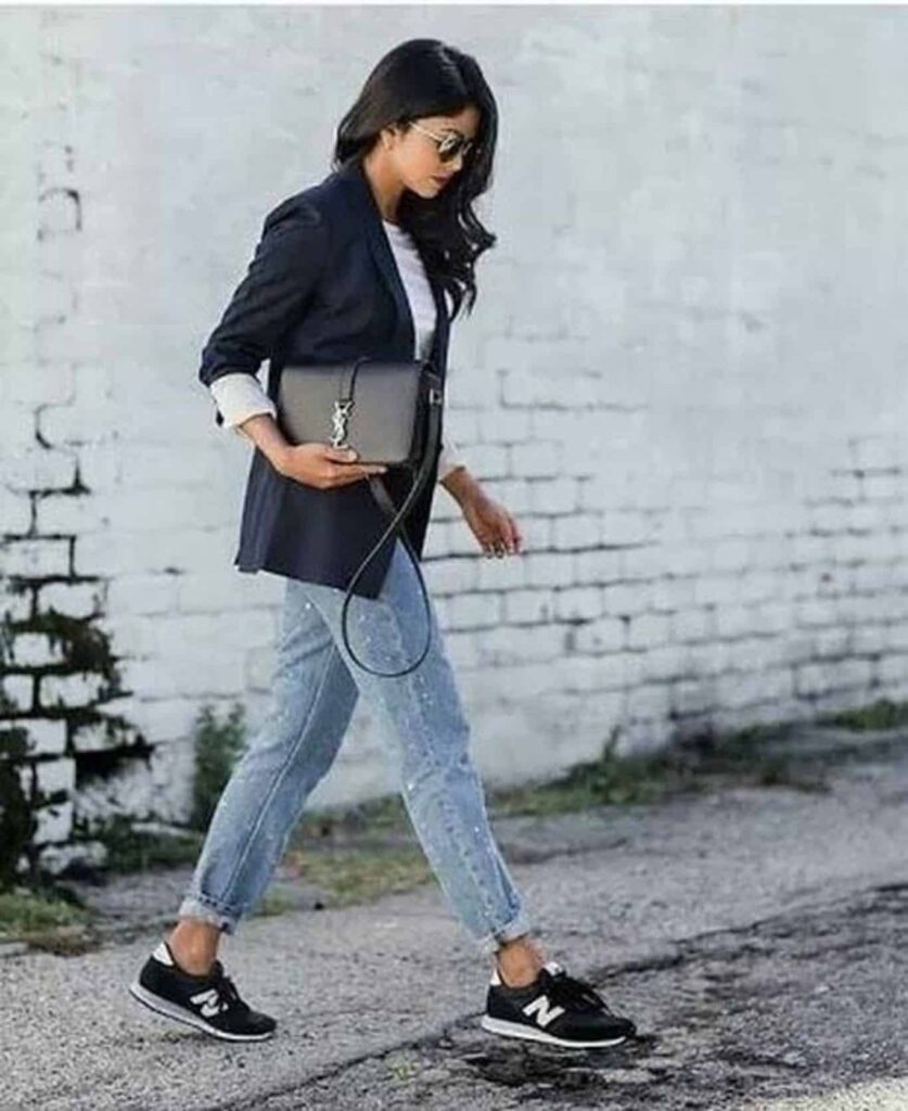 Look inspiração com tênis branco com preto.