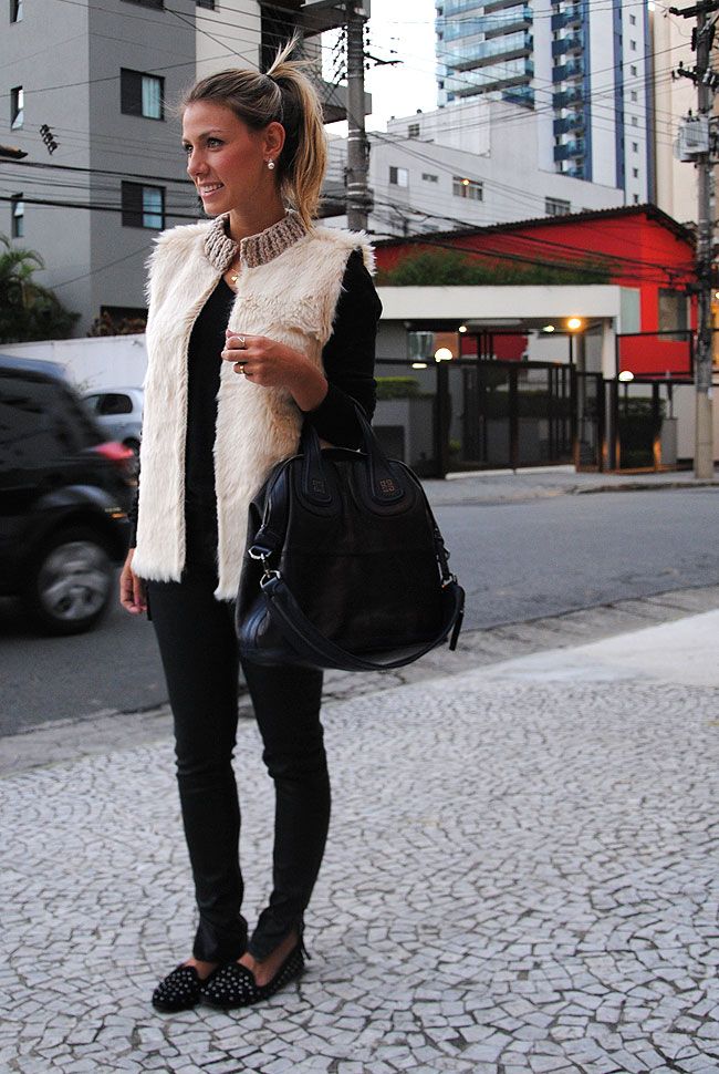 Look inspiração com o colete feminino com pêlo.