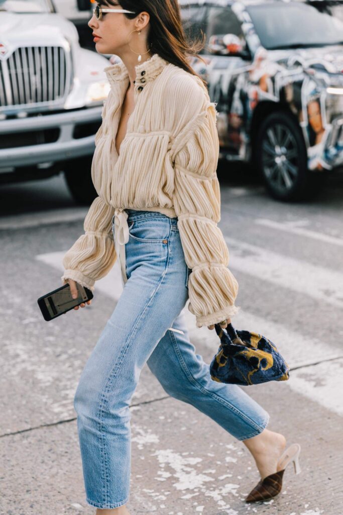 Look inspiração com blusas para jovens.