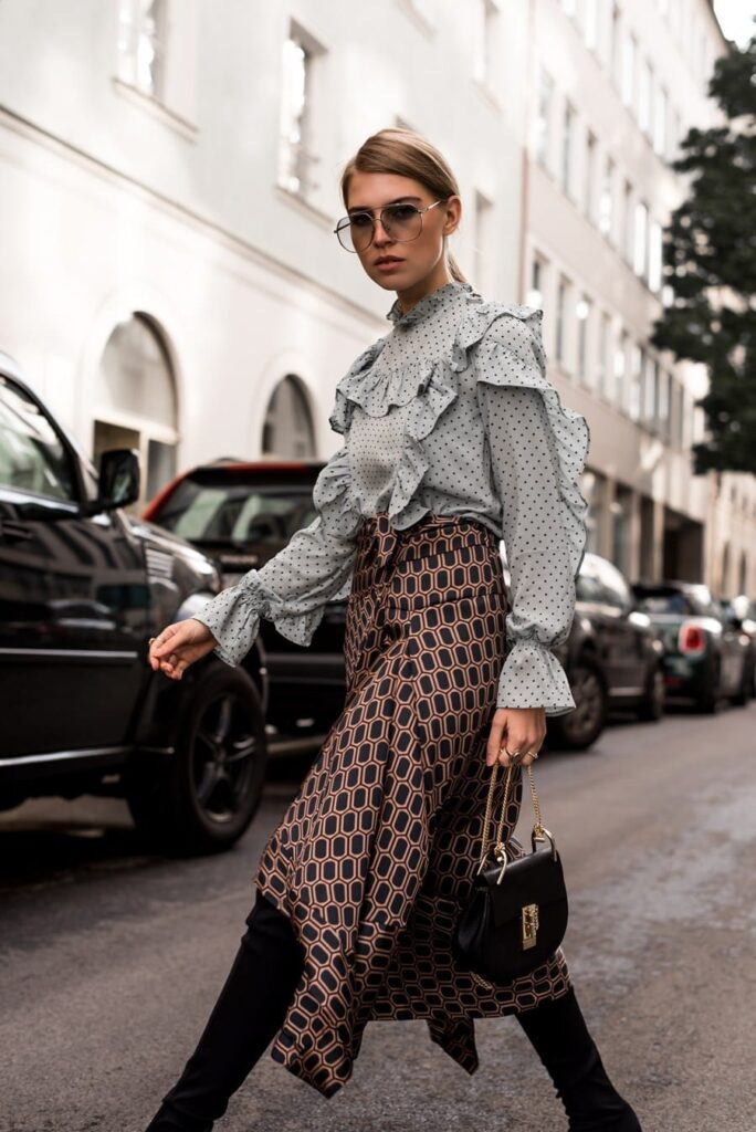 Look inspiração com blusas para jovens.