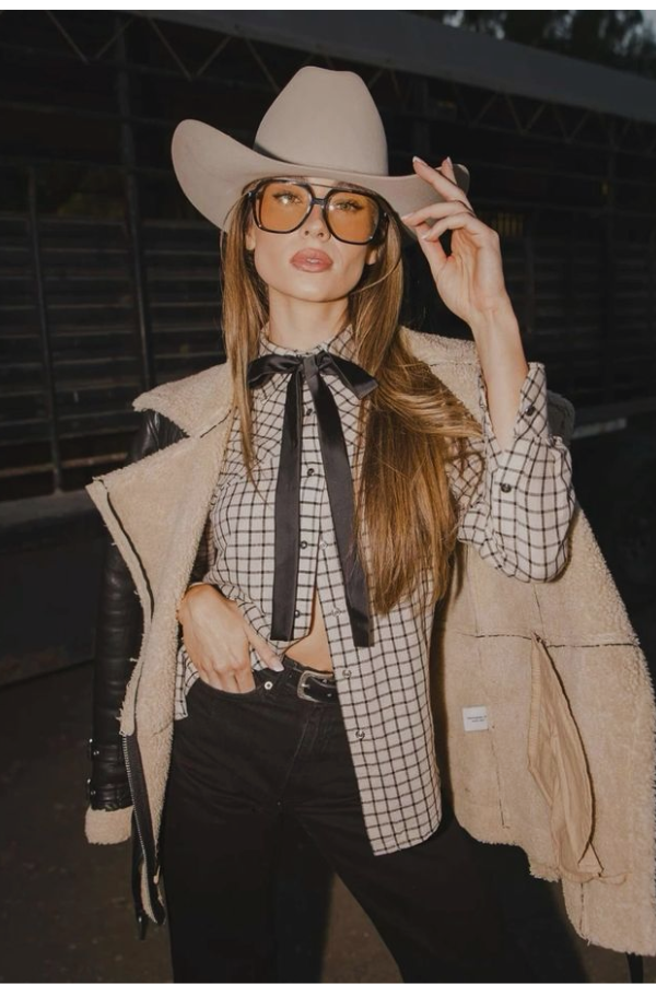 Looks country